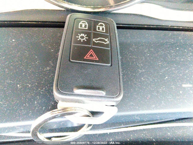 2015 Volvo V60, VIN: YV4612HK4F1000446