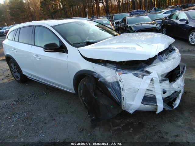 2015 Volvo V60, VIN: YV4612HK4F1000446