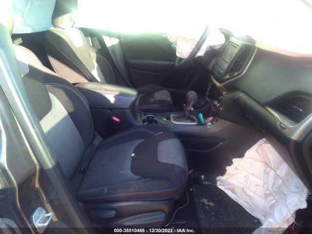 1C4PJLCS3EW292905 Jeep Cherokee Altitude