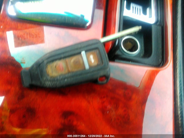 Lexus LS 430 2004 JTHBN36F640165689 Image 3