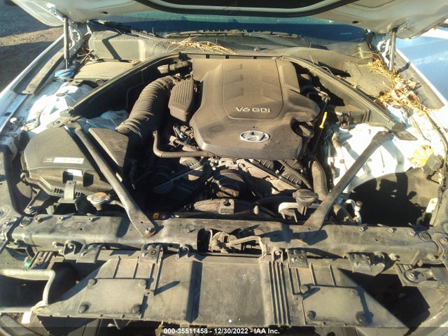 2016 Hyundai Genesis, VIN: KMHGN4JE9GU121397