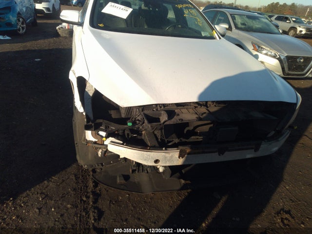 2016 Hyundai Genesis, VIN: KMHGN4JE9GU121397