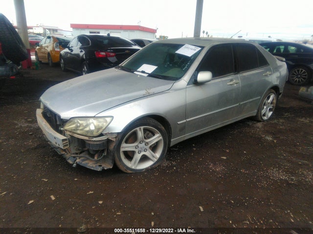 Lexus IS 300 2002 JTHBD192220043487 Image 2