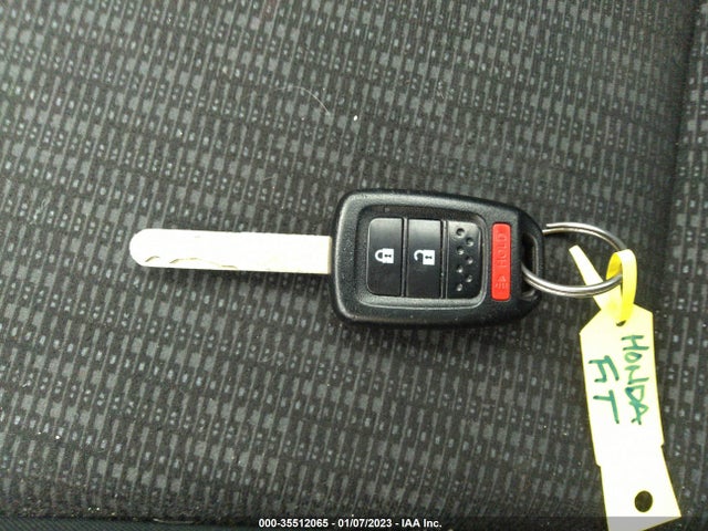 2015 HONDA FIT LX VIN: 3HGGK5H53FM769654