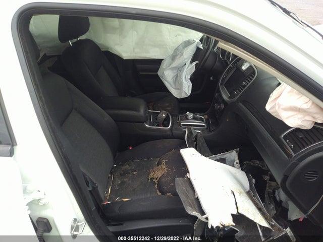 2C3CCAAG9KH590417 Chrysler 300 Touring