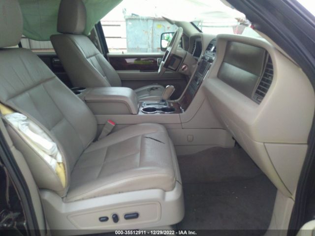 5LMJJ2H5XEEL07482 Lincoln Navigator