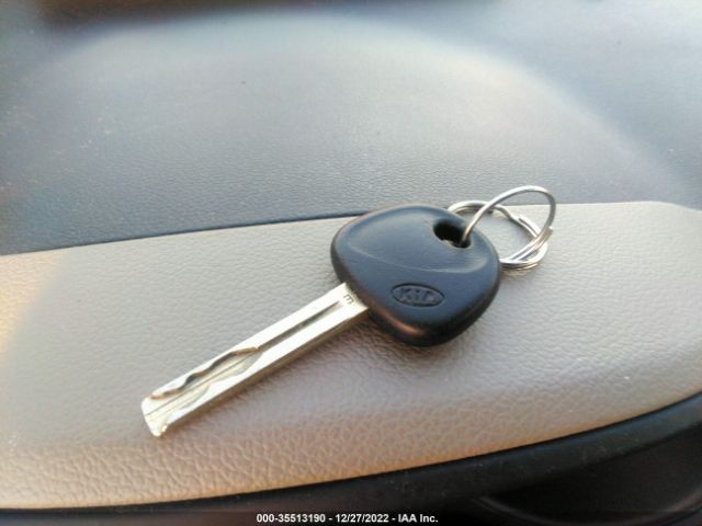 KNADM5A37E6406256 KIA RIO LX