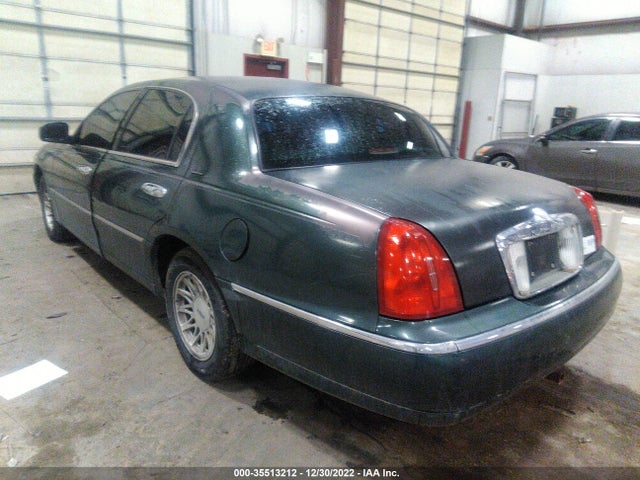Lincoln Town Car 1999 1LNHM82W5XY619532 Image 4