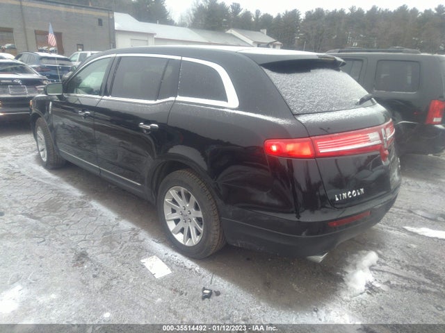 2016 Lincoln MKT, VIN: 2LMHJ5NK2GBL01983