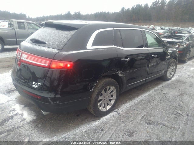 2016 Lincoln MKT, VIN: 2LMHJ5NK2GBL01983