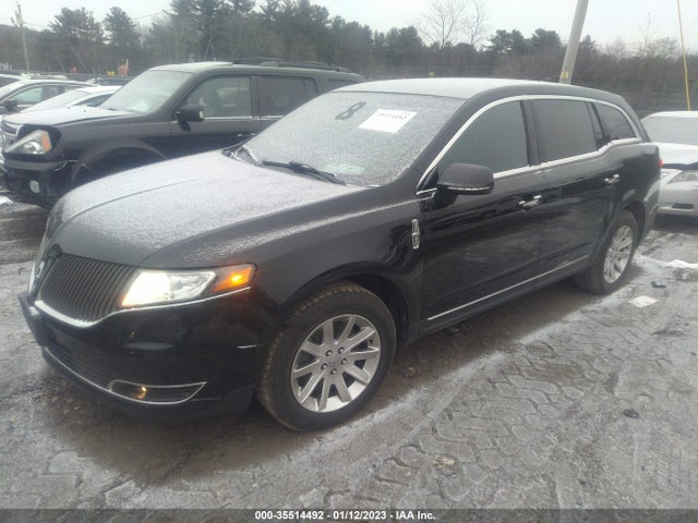 Lincoln MKT 2016 2LMHJ5NK2GBL01983 Image 2