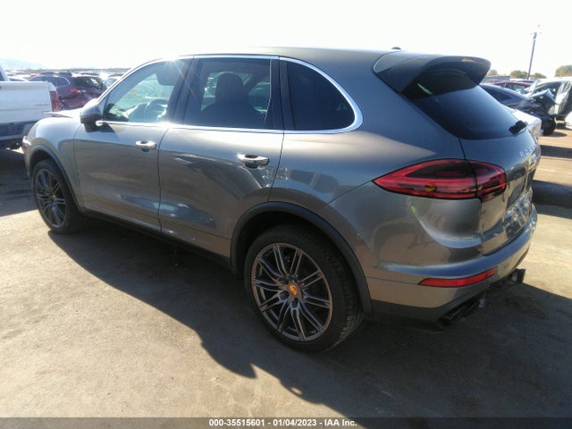 2017 Porsche Cayenne, VIN: WP1AB2A23HLA50135