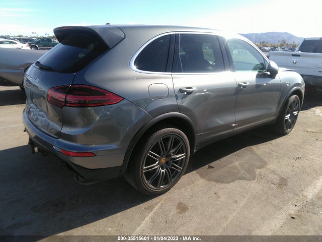2017 Porsche Cayenne, VIN: WP1AB2A23HLA50135
