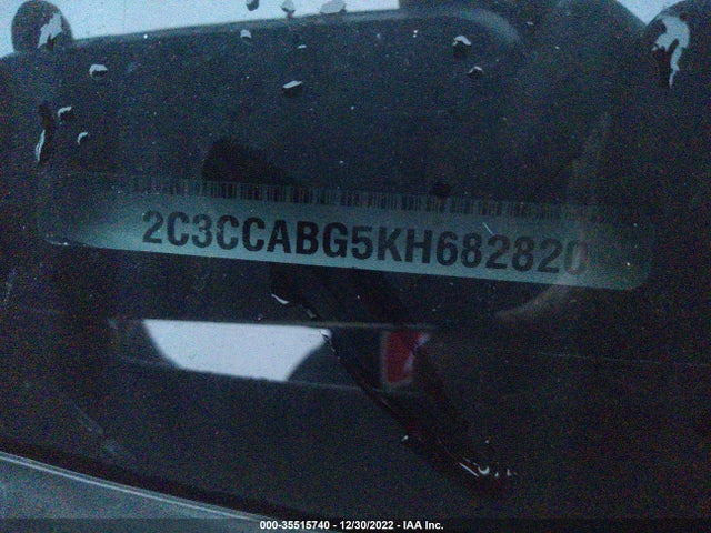 2019 Chrysler 300, VIN: 2C3CCABG5KH682820