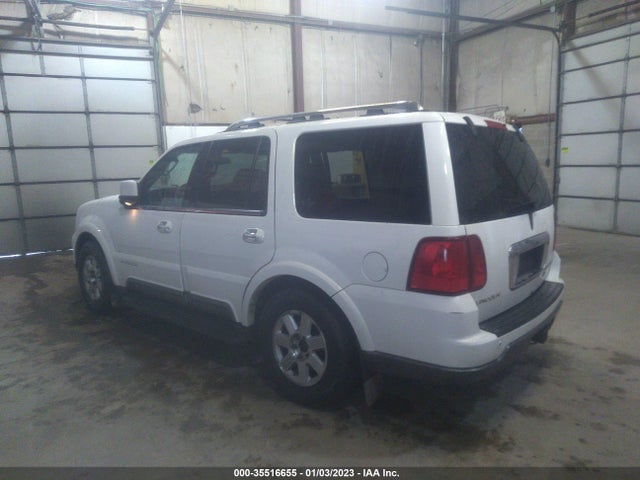 Lincoln Navigator 2004 5LMFU28R74LJ36698 Image 4