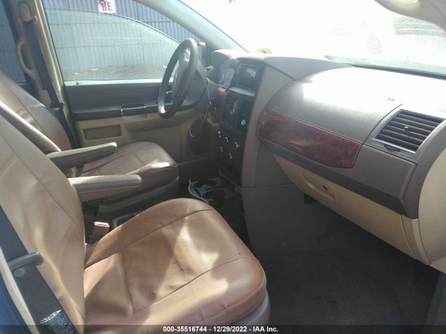2008 CHRYSLER TOWN & COUNTRY LX VIN: 2A8HR44H68R620801