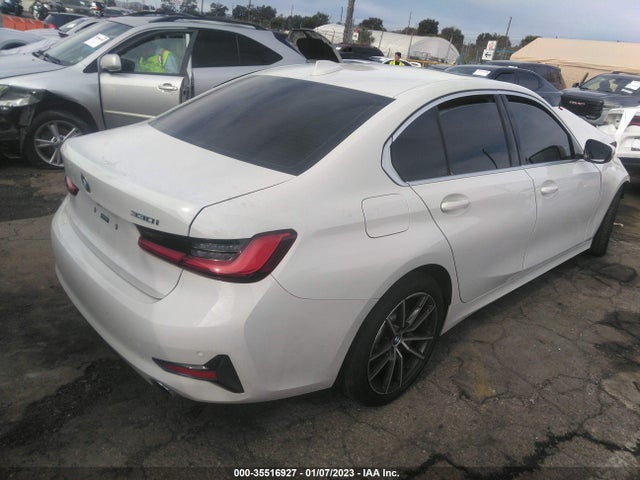 BMW 3 Series 330i 2019 WBA5R1C5XKAK07241 Image 4