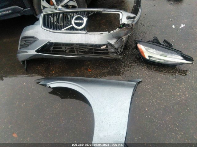 7JRA22TK8KG009886 Volvo S60 Momentum