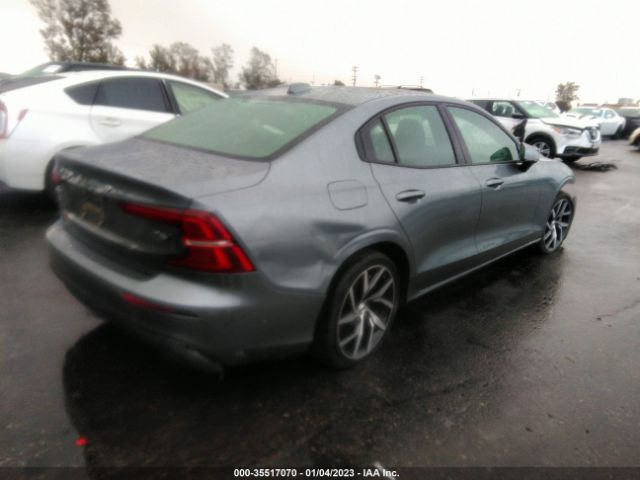 7JRA22TK8KG009886 Volvo S60 Momentum