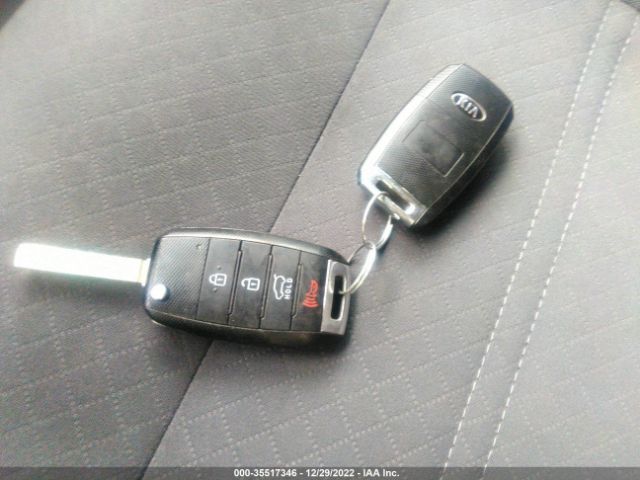 5XYPGDA39GG027115 KIA SORENTO LX