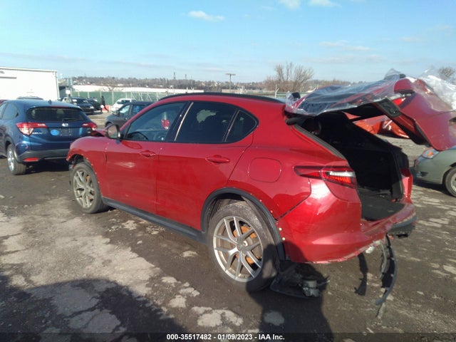 ZASFAKNN2J7C02006 Alfa Romeo Stelvio