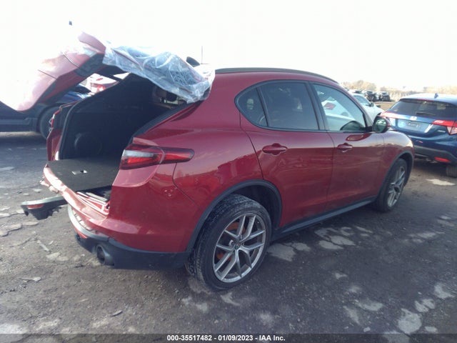 ZASFAKNN2J7C02006 Alfa Romeo Stelvio