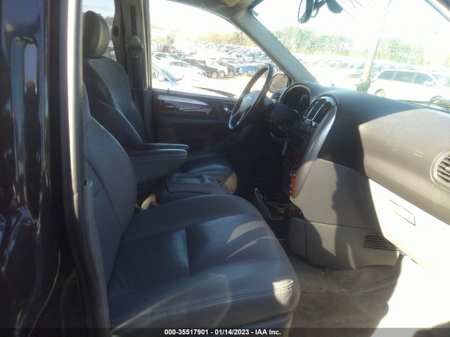 2C8GP64L55R350205 Chrysler Town & Country Limited