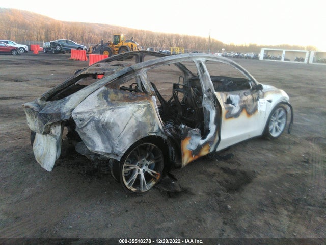 Tesla Model Y Long Range 2021 5YJYGDEE9MF182654 Image 4