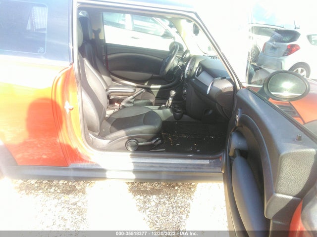 2013 MINI COOPER HARDTOP VIN: WMWSU3C53DT685666