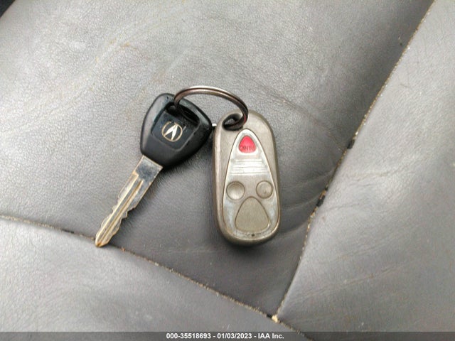 Acura RL 2002 JH4KA966X2C000805 Image 3