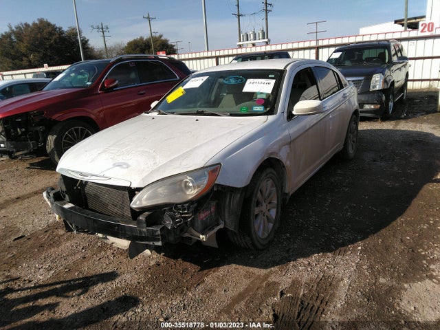 Chrysler 200 Touring 2014 1C3CCBBBXEN176700 Image 2