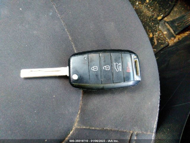 KNDJN2A25H7440297 KIA Soul Base