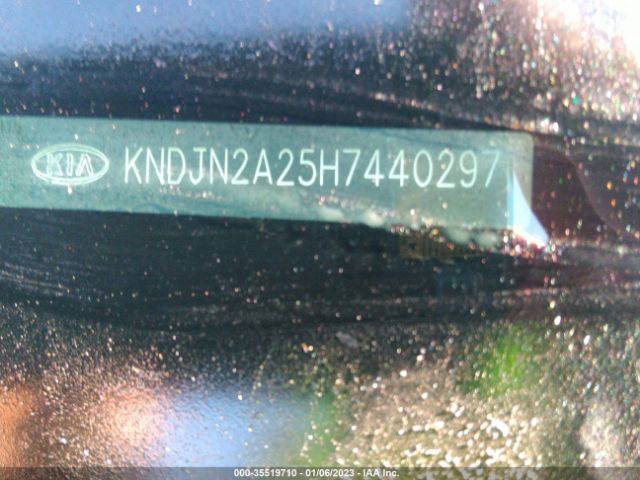 KNDJN2A25H7440297 KIA Soul Base