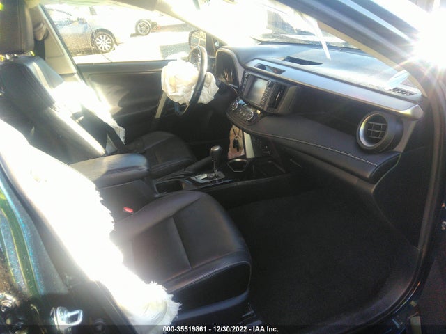 2018 Toyota RAV4, VIN: JTMDJREV0JD171736