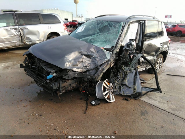 Volkswagen TIGUAN S 2016 WVGAV7AX4GW556986 Image 2