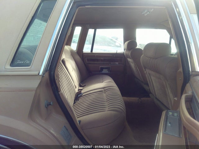 Lincoln Town Car 1983 1LNBP96F7DY602238 Image 9