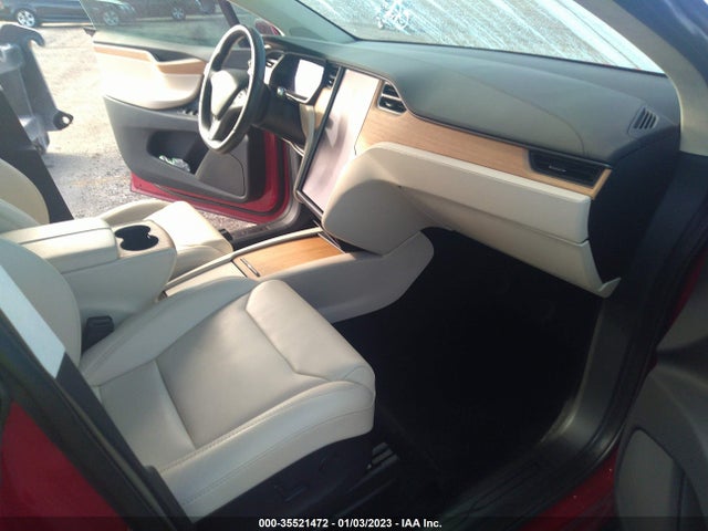 2018 Tesla Model X, VIN: 5YJXCBE22JF141117