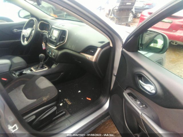 1C4PJLAB2GW233687 Jeep Cherokee Sport