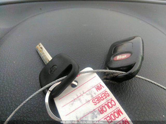 2013 KIA SORENTO LX VIN: 5XYKT3A64DG423300