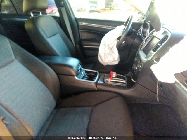 2020 Chrysler 300, VIN: 2C3CCAAGXLH128210
