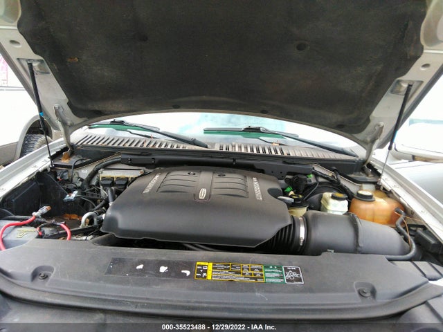 Lincoln Navigator 2004 5LMFU28R04LJ22786 Image 10