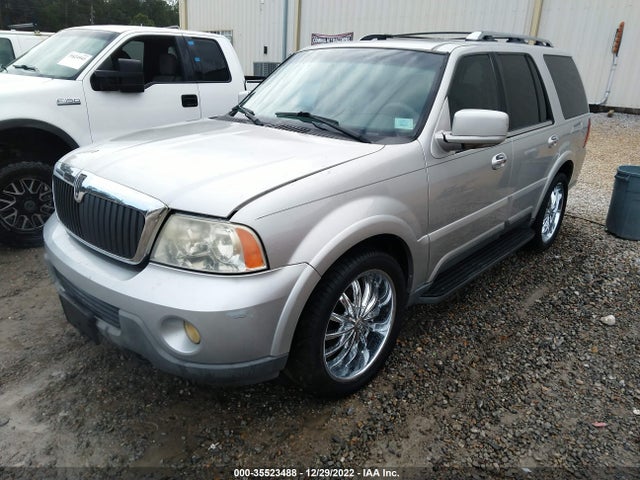 Lincoln Navigator 2004 5LMFU28R04LJ22786 Image 2