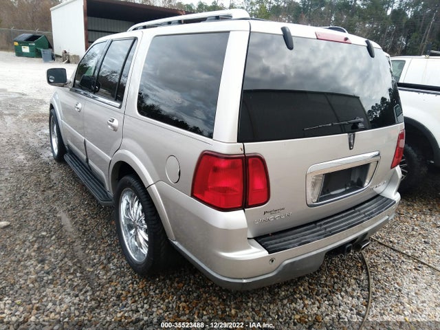 Lincoln Navigator 2004 5LMFU28R04LJ22786 Image 3