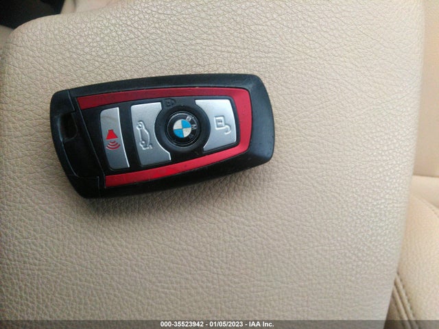 2017 BMW 3 Series, VIN: WBA8B9G53HNU09303
