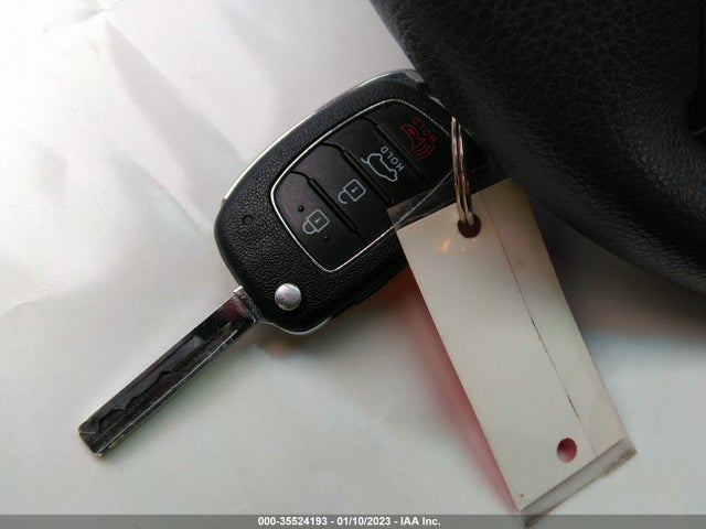 2017 Hyundai Santa Fe, VIN: KM8SM4HF8HU200640