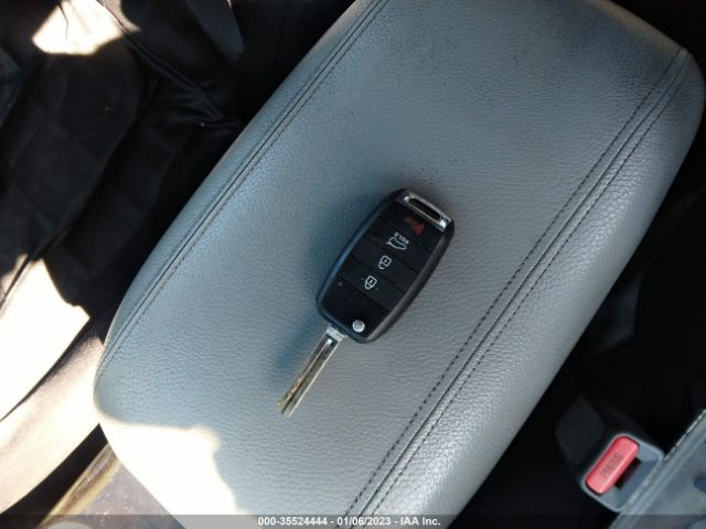 5XYKT3A68EG454177 KIA SORENTO LX