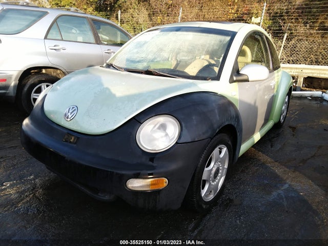 Volkswagen New Beetle Gls 2001 3VWCK21CX1M442260 Image 2