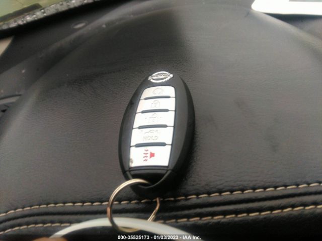 1N4AA6AP4JC379090 Nissan MAXIMA SV