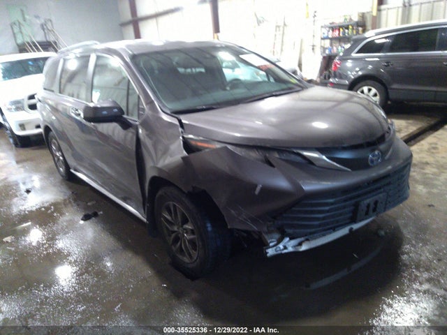 Toyota SIENNA LE 2022 5TDKSKFC3NS043123 Image 1