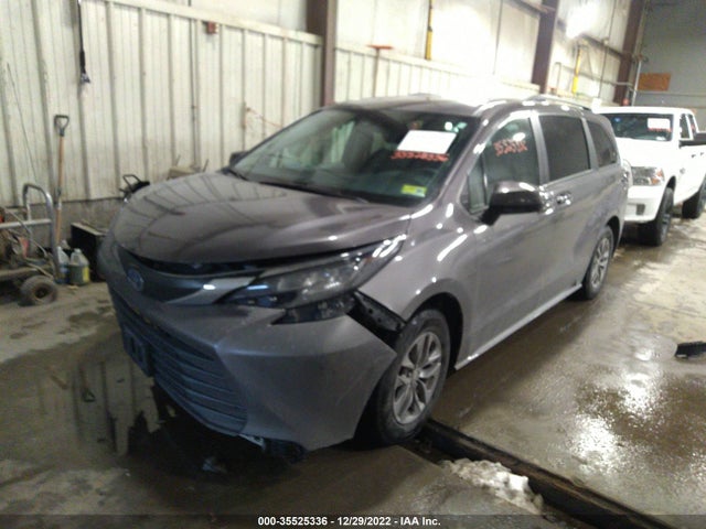 Toyota SIENNA LE 2022 5TDKSKFC3NS043123 Image 2